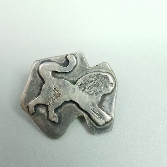 Vintage Small Lion Brooch, Silver Tone Retro Hand Crafted 70s Style, Estate - Picture 2 of 7